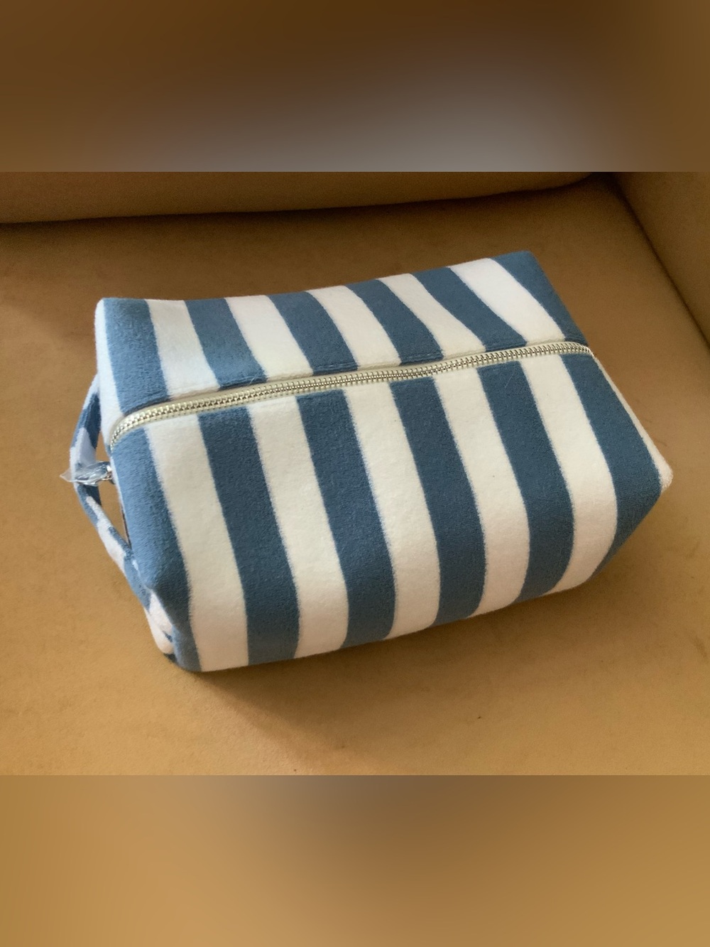 Summer Fridays makeup travel pouch new - Picture 5 of 6